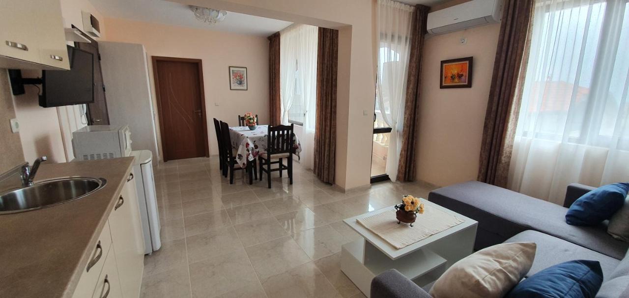Luxury Apartments Ekaterina Chernomorets Exterior foto